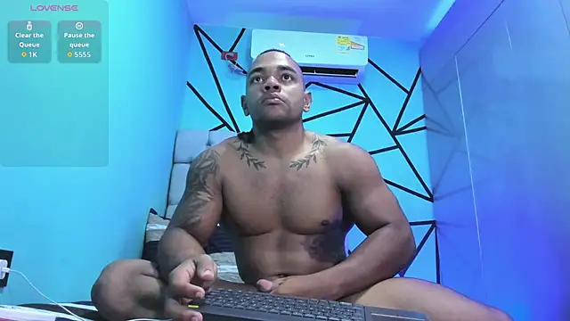 Snapshot of juande_24 chatting on 03-21-26, 04:00 juande 24 online show from 03-21-26, 04:00