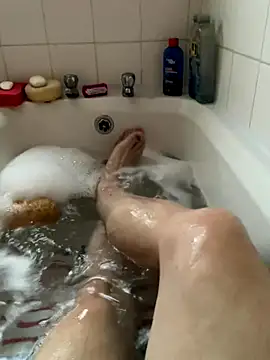 Snapshot of Russell1508 chatting on 11-10-25, 03:06 Russell1508 online show from 11-10-25, 03:06