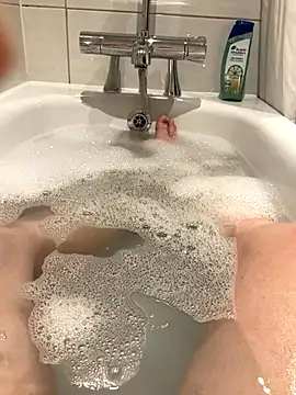 Snapshot of Russell1508 chatting on 11-04-25, 03:49 Russell1508 online show from 11-04-25, 03:49