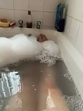 Snapshot of Russell1508 chatting on 02-13-26, 02:39 Russell1508 online show from 02-13-26, 02:39