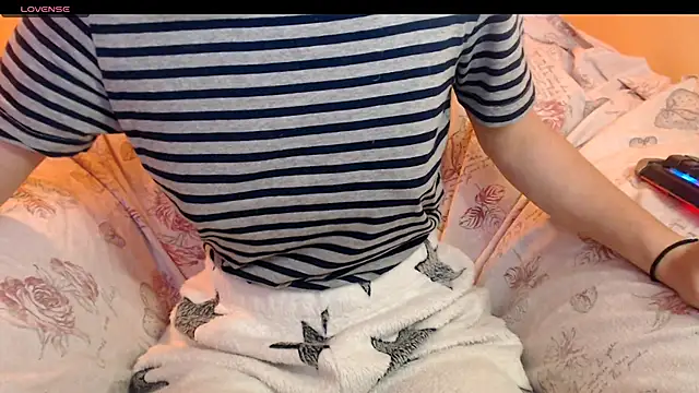 Snapshot of Perversdemlni chatting on 03-20-25, 06:53 Perversdemlni online show from 03-20-25, 06:53