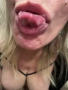 EsterHotMilf online show from 02-10-26, 02:21