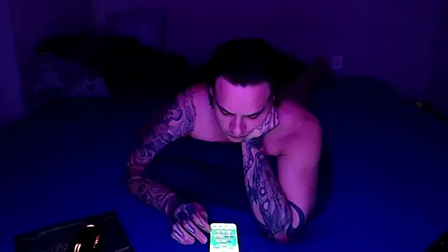 Snapshot of baphomet_from_ice chatting on 11-30-25, 06:30 baphomet from ice online show from 11-30-25, 06:30