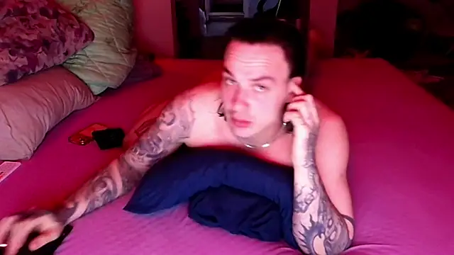 Snapshot of baphomet_from_ice chatting on 04-25-26, 01:14 baphomet from ice online show from 04-25-26, 01:14