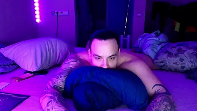 Snapshot of baphomet_from_ice chatting on 04-16-26, 01:23 baphomet from ice online show from 04-16-26, 01:23