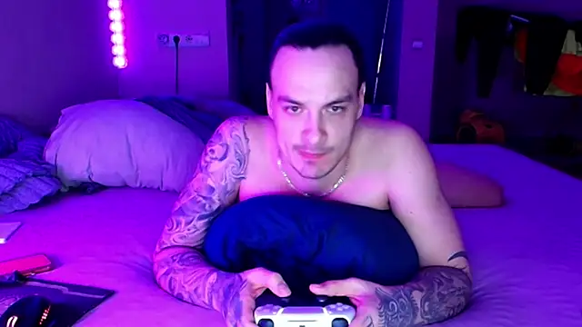 Snapshot of baphomet_from_ice chatting on 04-15-26, 04:22 baphomet from ice online show from 04-15-26, 04:22