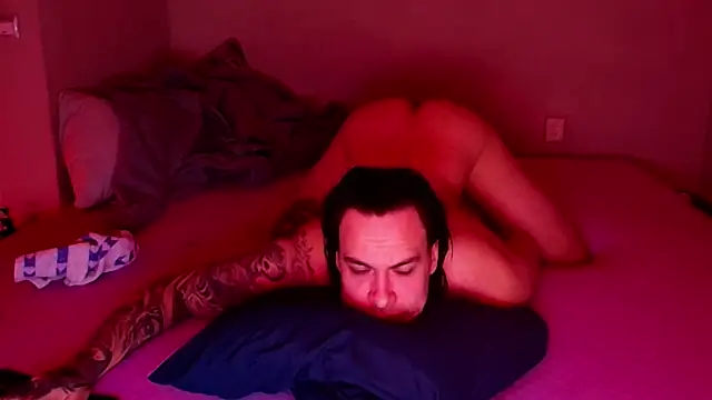 Snapshot of baphomet_from_ice chatting on 11-16-25, 12:59 baphomet from ice online show from 11-16-25, 12:59