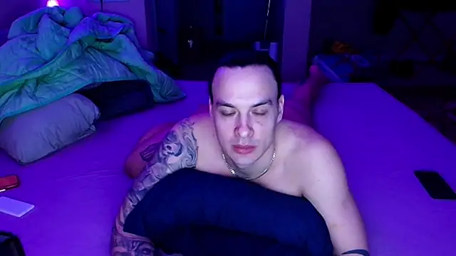 Snapshot of baphomet_from_ice chatting on 04-09-26, 04:02 baphomet from ice online show from 04-09-26, 04:02
