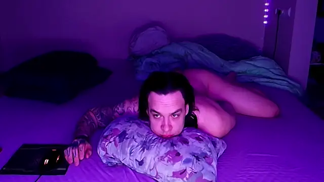 Snapshot of baphomet_from_ice chatting on 04-21-26, 07:31 baphomet from ice online show from 04-21-26, 07:31