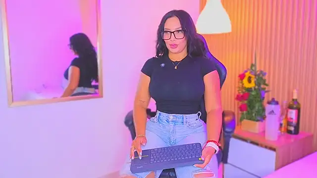 Dakota diaz  online show from 03-18-26, 07:37