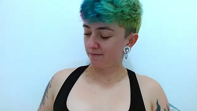 tomboyblue online show from 11-12-25, 02:26