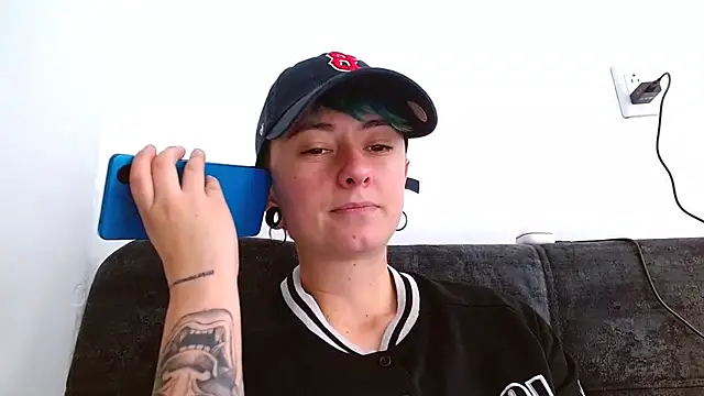 tomboyblue online show from 11-15-25, 04:11