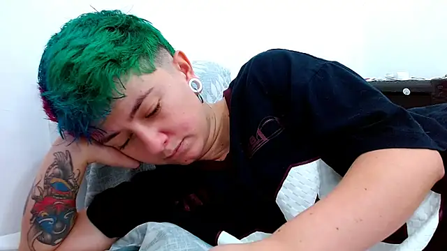 tomboyblue online show from 11-17-25, 03:27