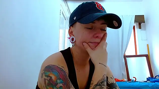 tomboyblue online show from 11-21-25, 12:26