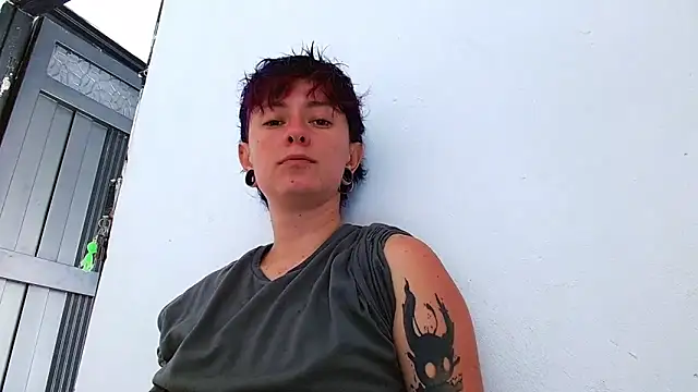 tomboyblue online show from 04-25-26, 05:43