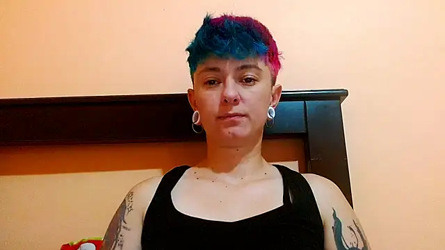 tomboyblue online show from 06-16-26, 04:40