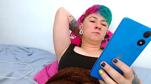 tomboyblue online show from 11-28-25, 01:22