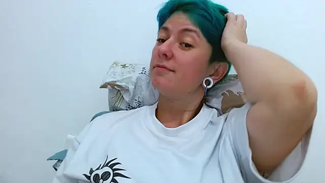 tomboyblue online show from 02-10-26, 05:34