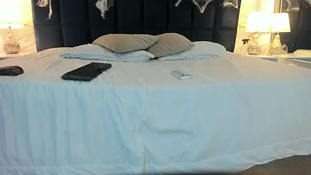 Ary1  online show from 10-23-25, 03:27