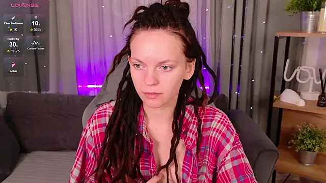 Snapshot of CoreyJane chatting on 09-18-25, 04:15 CoreyJane online show from 09-18-25, 04:15