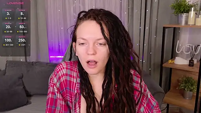 Snapshot of CoreyJane chatting on 10-14-25, 04:13 CoreyJane online show from 10-14-25, 04:13