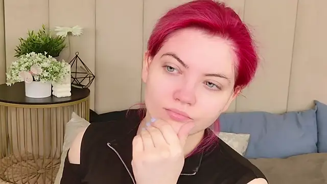 Lisa Adam online show from 12-04-25, 04:06