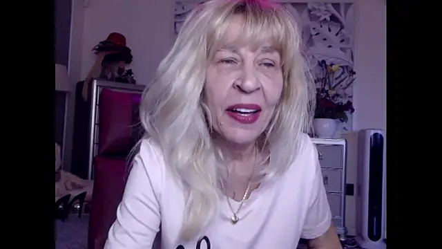 HornyMilf 555 online show from 10-11-25, 12:06