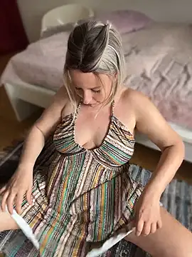 MariaValentine online show from 06-04-26, 08:41