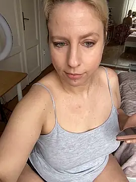 MariaValentine online show from 02-12-26, 08:58