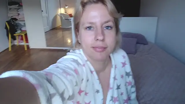 MariaValentine online show from 10-25-25, 05:28