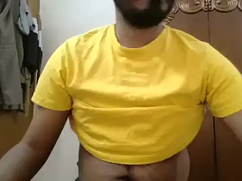 Snapshot of desiboyasif chatting on 12-23-24, 08:33 desiboyasif online show from 12-23-24, 08:33