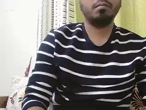 Snapshot of desiboyasif chatting on 01-17-25, 12:52 desiboyasif online show from 01-17-25, 12:52