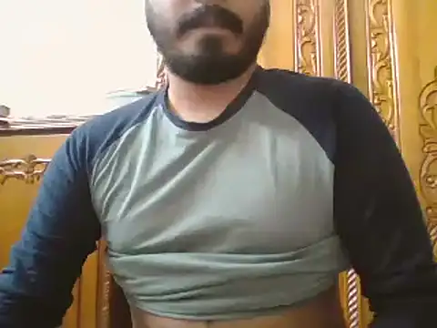 Snapshot of desiboyasif chatting on 12-28-24, 03:37 desiboyasif online show from 12-28-24, 03:37