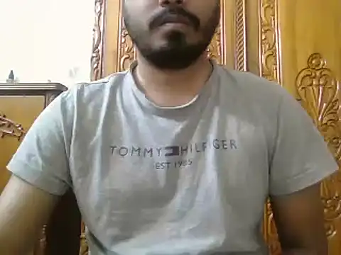 Snapshot of desiboyasif chatting on 10-24-25, 05:45 desiboyasif online show from 10-24-25, 05:45