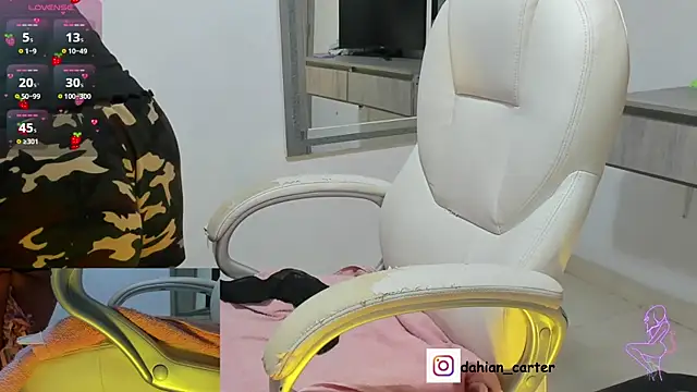 Snapshot of dahian_carter chatting on 02-20-26, 10:39 dahian carter online show from 02-20-26, 10:39