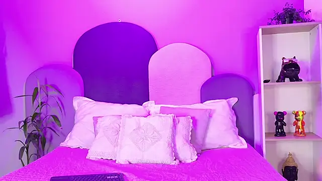 SophieGomez22 online show from 04-17-26, 11:46