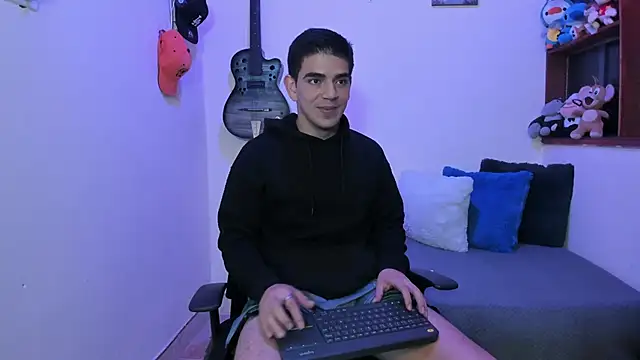 Snapshot of Ares_Johnson chatting on 02-18-25, 04:47 Ares Johnson online show from 02-18-25, 04:47
