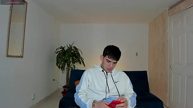 Snapshot of Ares_Johnson chatting on 10-10-25, 11:33 Ares Johnson online show from 10-10-25, 11:33