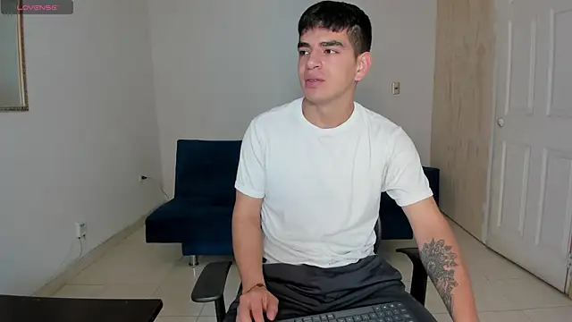 Snapshot of Ares_Johnson chatting on 09-19-25, 11:36 Ares Johnson online show from 09-19-25, 11:36