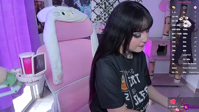 Snapshot of MaddyFooxx chatting on 04-29-26, 10:27 MaddyFooxx online show from 04-29-26, 10:27