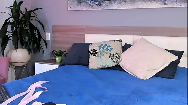 rebeca cortez  online show from 04-18-26, 07:07