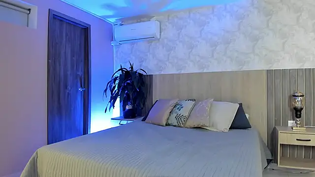 rebeca cortez  online show from 04-11-26, 07:39