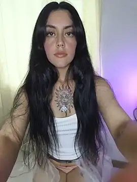 Snapshot of Mazikeen-- chatting on 06-22-26, 10:18 Mazikeen-- online show from 06-22-26, 10:18