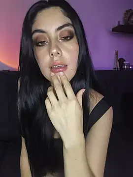 Snapshot of Mazikeen-- chatting on 05-30-26, 10:37 Mazikeen-- online show from 05-30-26, 10:37