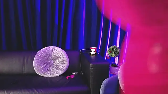 Snapshot of RosaCatalleya chatting on 04-22-26, 04:19 RosaCatalleya online show from 04-22-26, 04:19