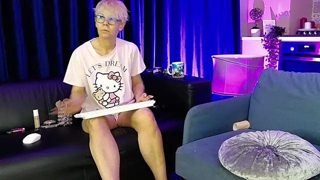 Snapshot of RosaCatalleya chatting on 05-10-26, 04:38 RosaCatalleya online show from 05-10-26, 04:38