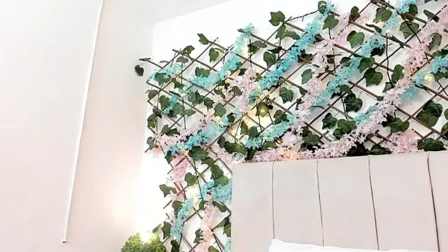 LexiiBloom online show from 10-06-25, 10:16