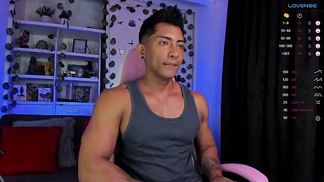 Snapshot of Couple_muscle1 chatting on 01-16-25, 01:58 Couple muscle1 online show from 01-16-25, 01:58