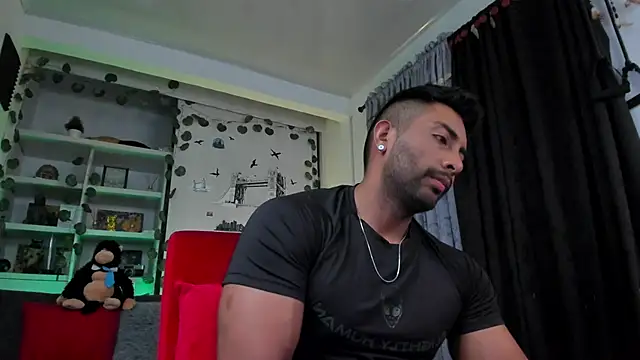 Snapshot of Couple_muscle1 chatting on 09-12-25, 08:30 Couple muscle1 online show from 09-12-25, 08:30