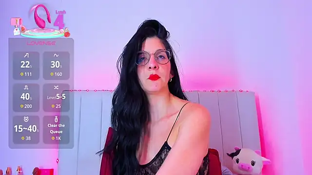 Snapshot of caro_lyne_ chatting on 06-08-26, 07:25 caro lyne online show from 06-08-26, 07:25